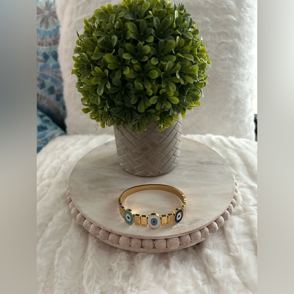 Women bangle bracelet